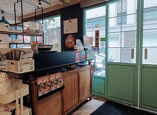 1683476176-2484097858-g_n 1683476176-2484097858-g_n