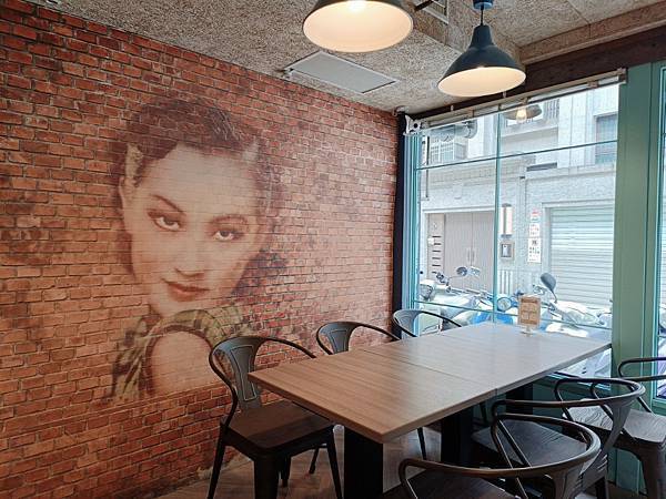 1683477389-2992772933-g_n 1683477389-2992772933-g_n